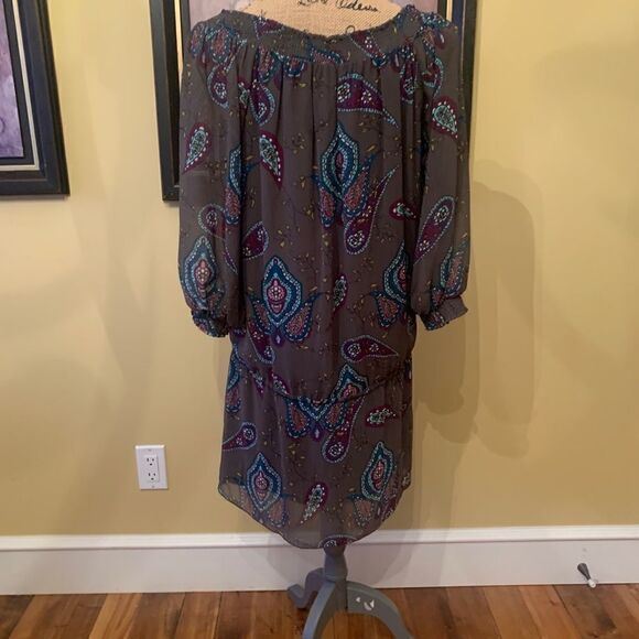 Kensie Paisley Lined Dress. Cinched at the waist - Picture 4 of 7